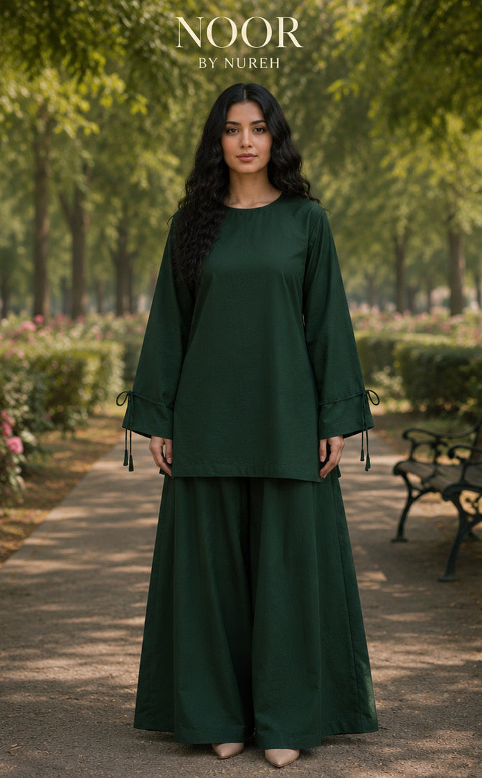 Emerald green co-ord set for women with long top and wide-leg palazzo pants